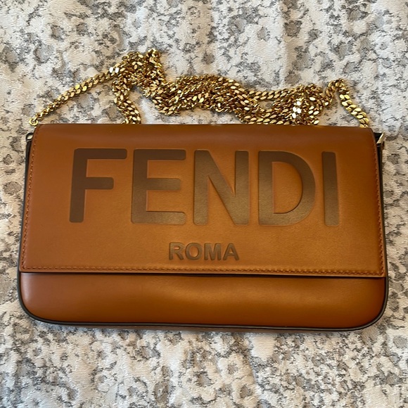 Fendi - Picture 2 of 11